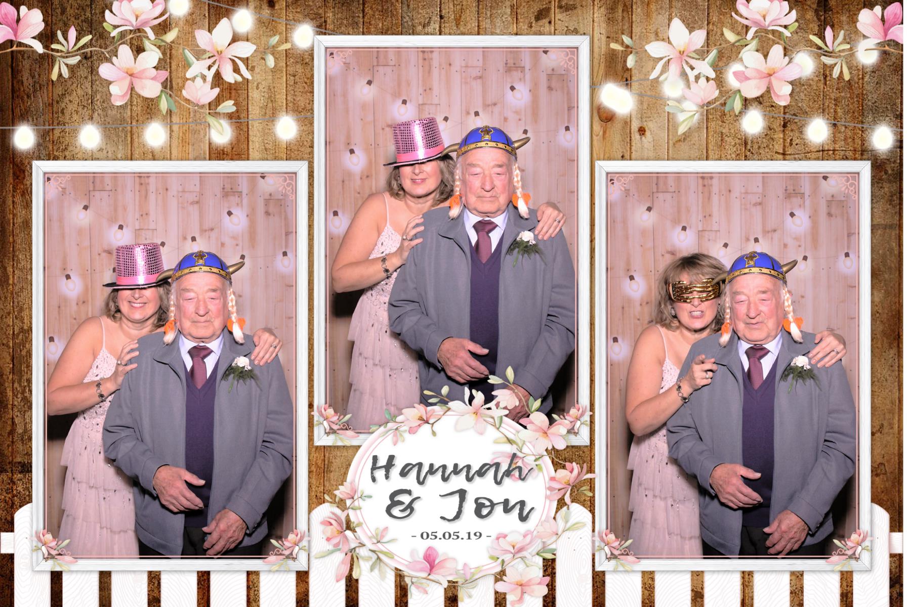 Hannah and Jon | View more photos from the event at gallery.blissbooth.co.uk/u/BlissBooth/Hannah-and-Jon